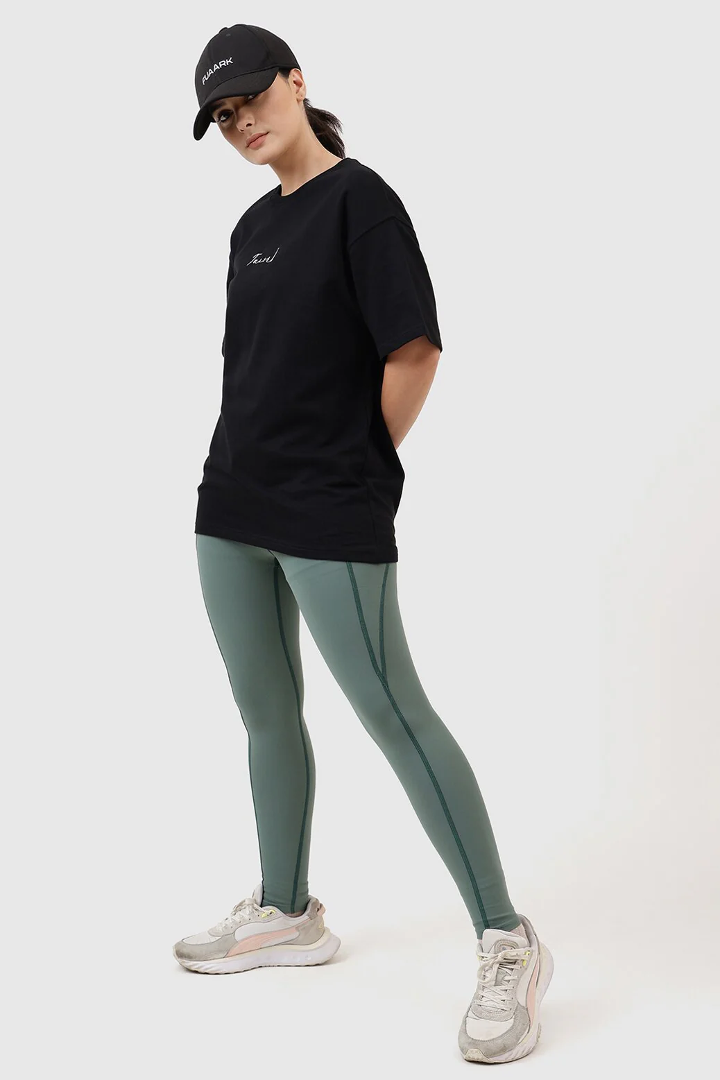 Bold Oversized T-shirt Black - Image 3