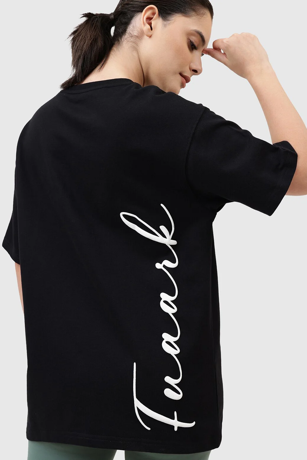 Bold Oversized T-shirt Black - Image 5