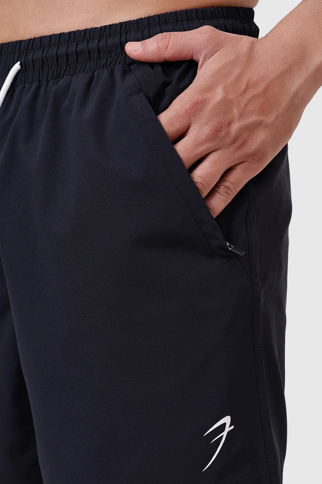Nova Shorts Black - Image 4