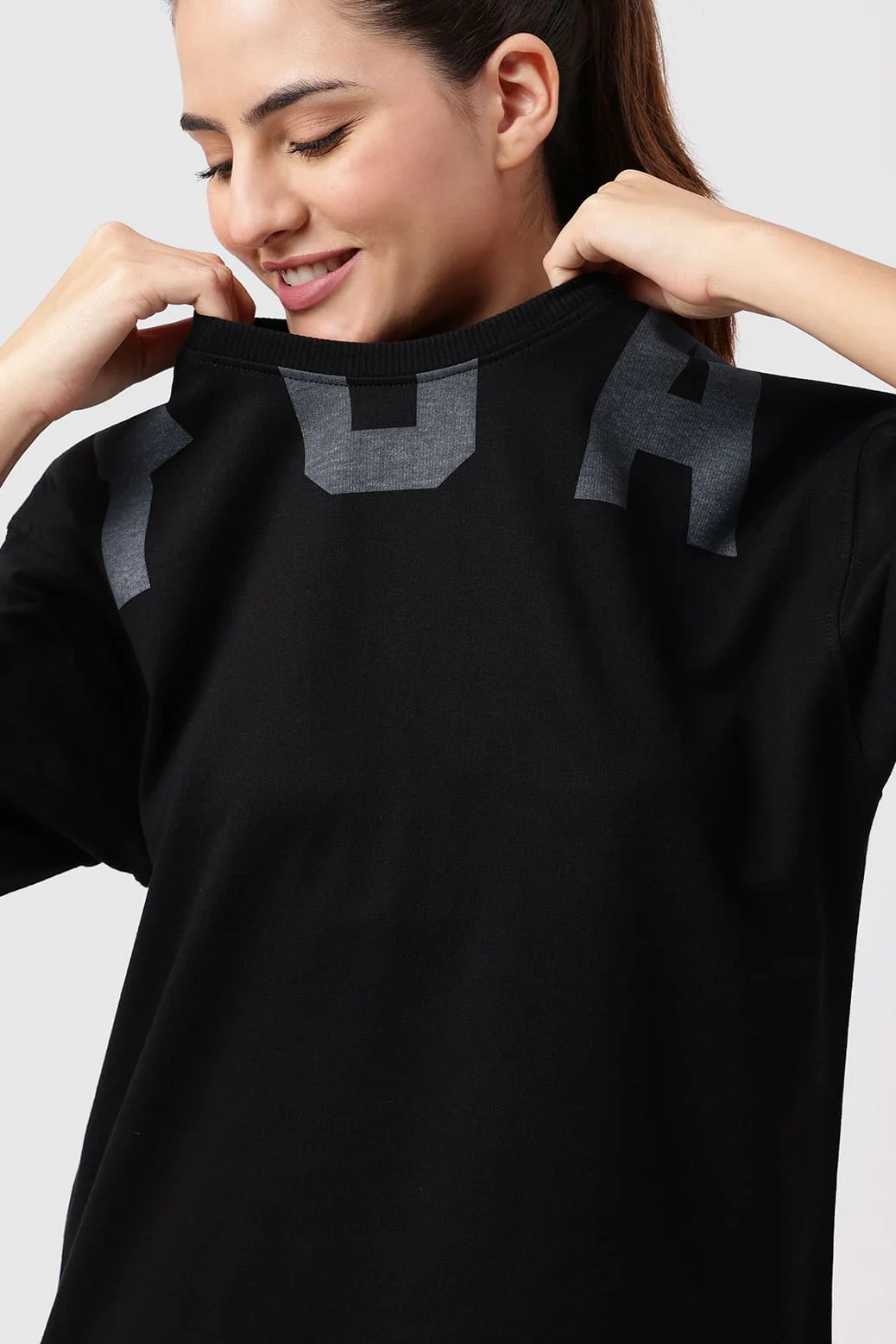 Refined Oversized T-shirt Black - Image 3