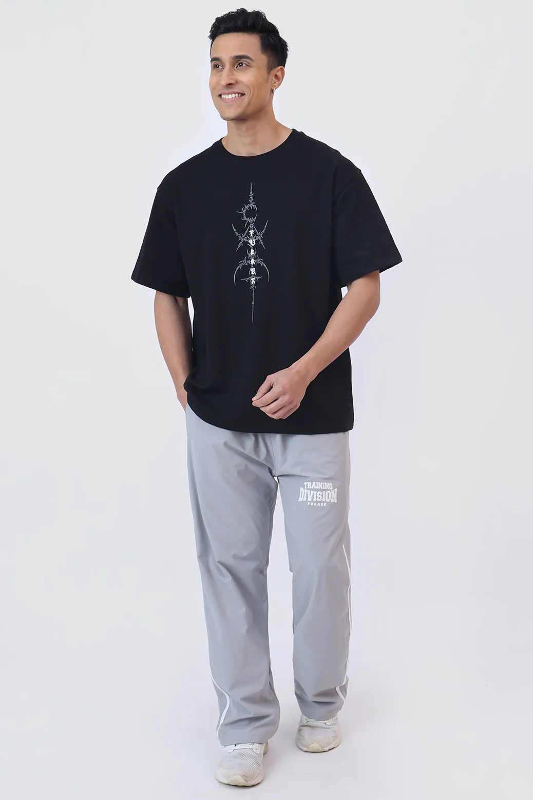 Twin Sword Oversized  T-shirt Black - Image 2