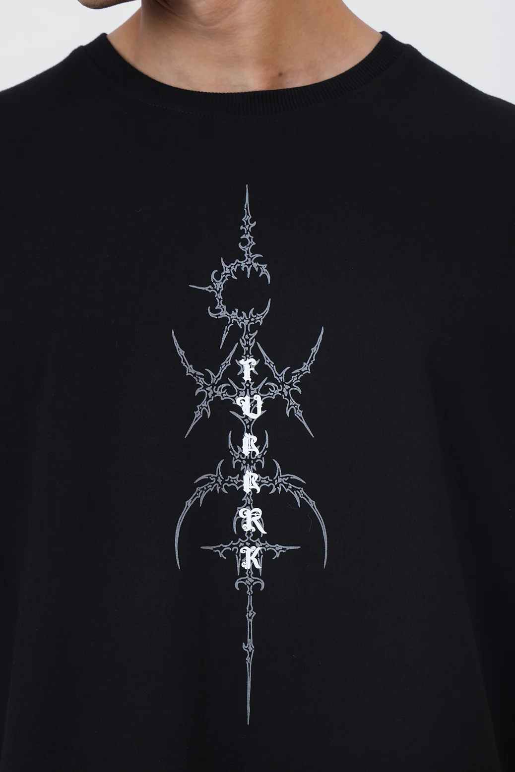 Twin Sword Oversized  T-shirt Black - Image 3