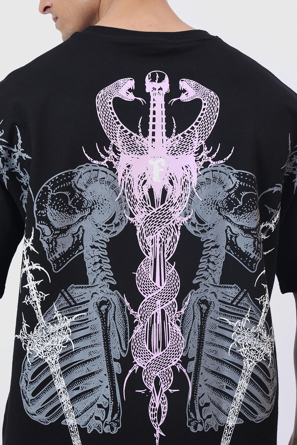 Twin Sword Oversized  T-shirt Black - Image 4