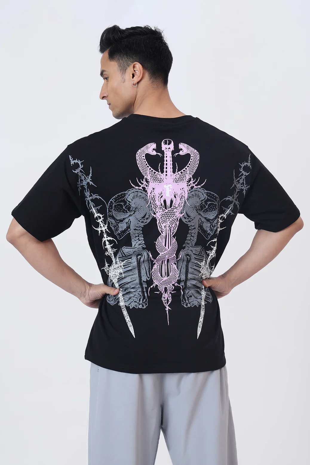 Twin Sword Oversized  T-shirt Black - Image 6