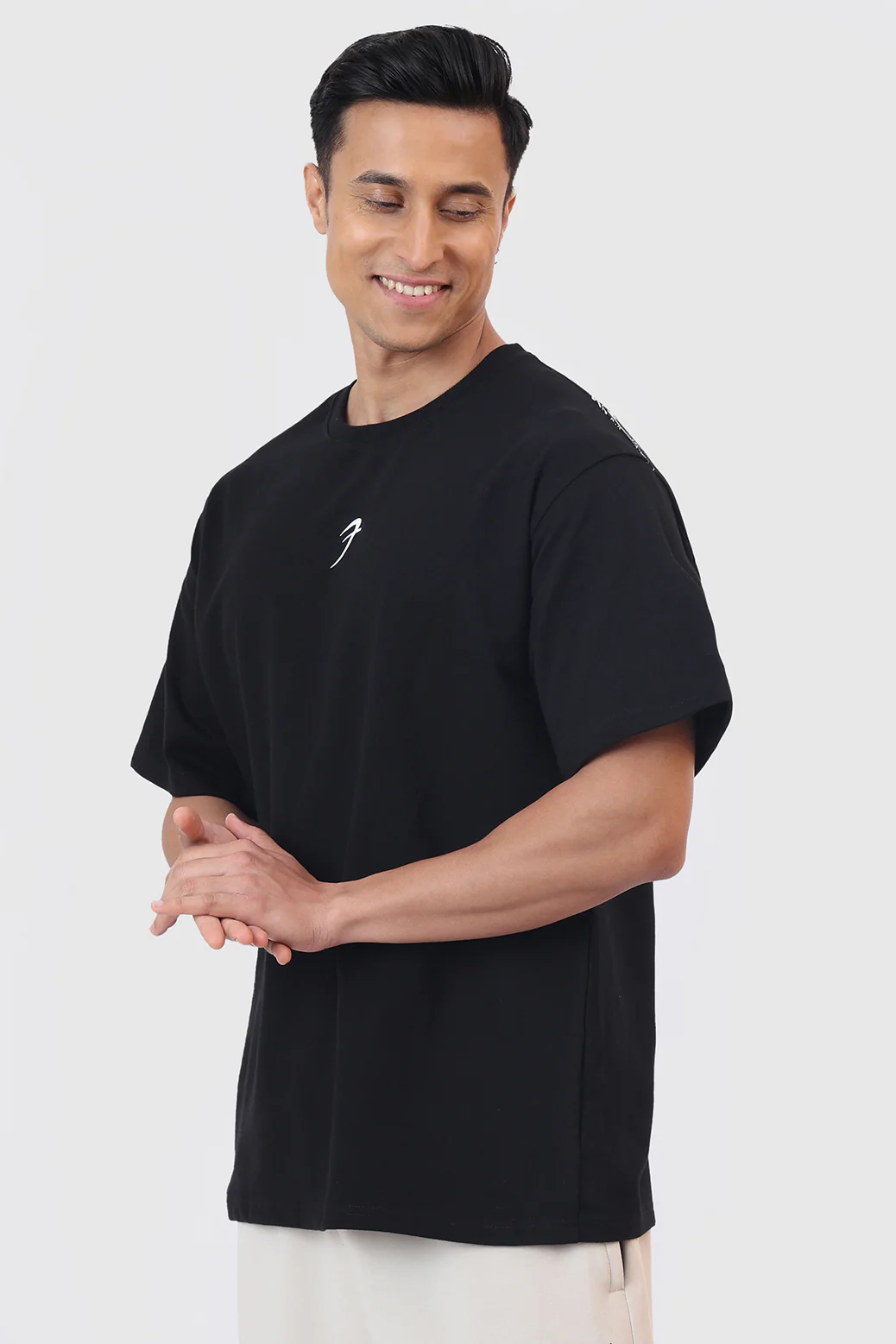 Winged Omen Oversized T-shirt Black - Image 5